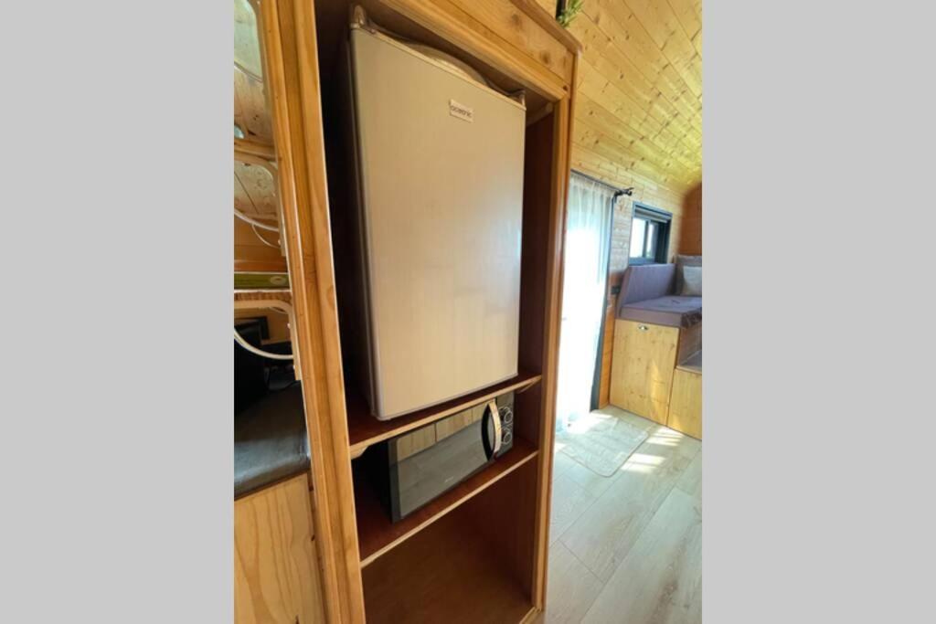 Myinsolite - Tiny-House, Jacuzzi, Brasero, Piscine エーグ・モルト エクステリア 写真