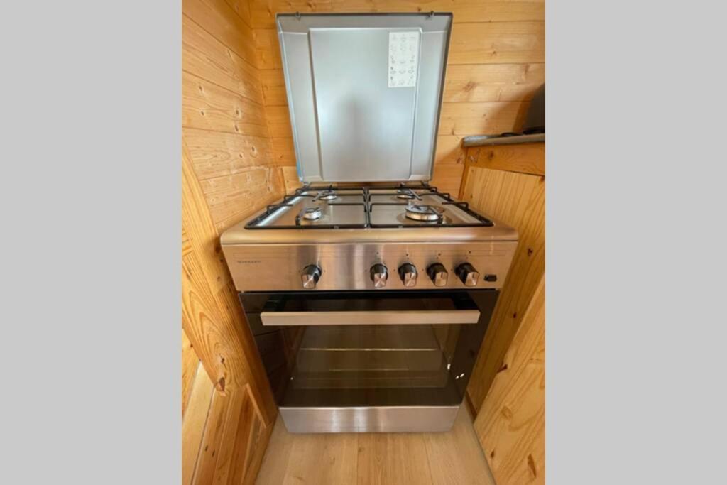 Myinsolite - Tiny-House, Jacuzzi, Brasero, Piscine エーグ・モルト エクステリア 写真