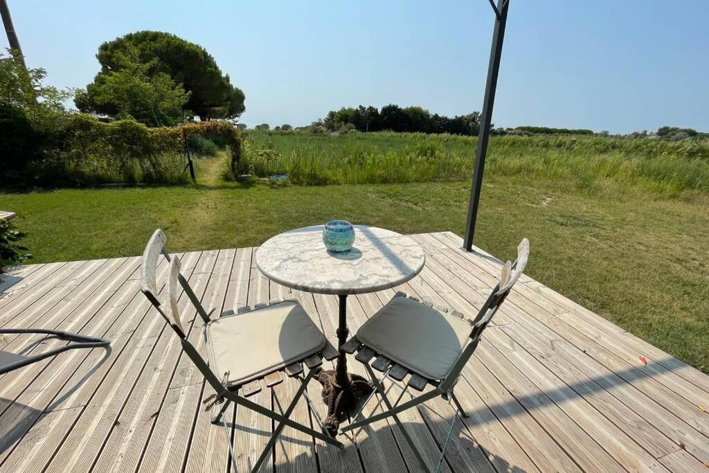 Myinsolite - Tiny-House, Jacuzzi, Brasero, Piscine エーグ・モルト エクステリア 写真