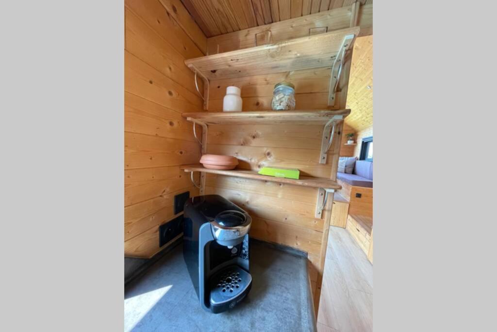 Myinsolite - Tiny-House, Jacuzzi, Brasero, Piscine エーグ・モルト エクステリア 写真