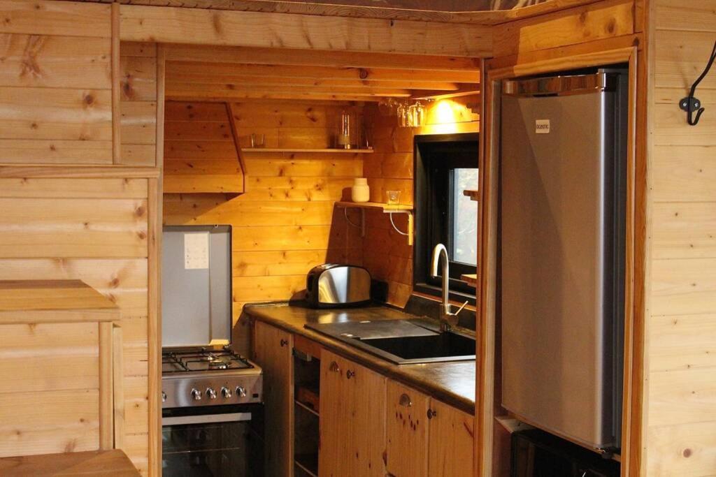 Myinsolite - Tiny-House, Jacuzzi, Brasero, Piscine エーグ・モルト エクステリア 写真