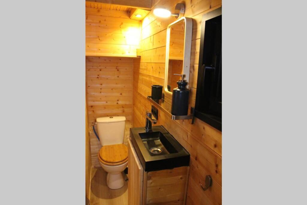 Myinsolite - Tiny-House, Jacuzzi, Brasero, Piscine エーグ・モルト エクステリア 写真
